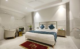 Hotel Transit International- Aerocity Delhi Airport